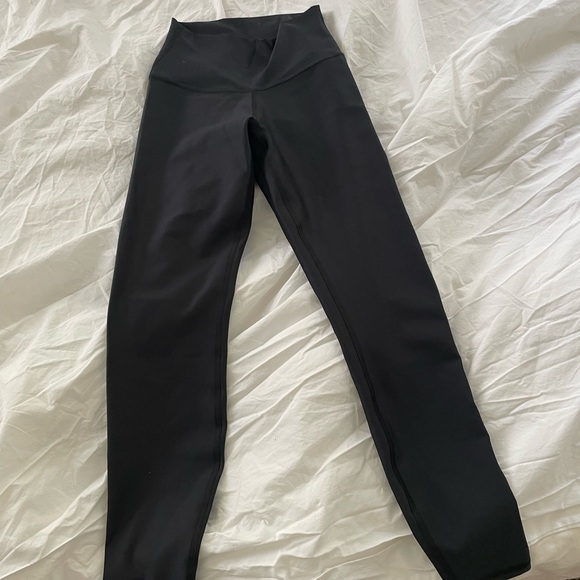 ALO Yoga Pants - Alo airlift leggings